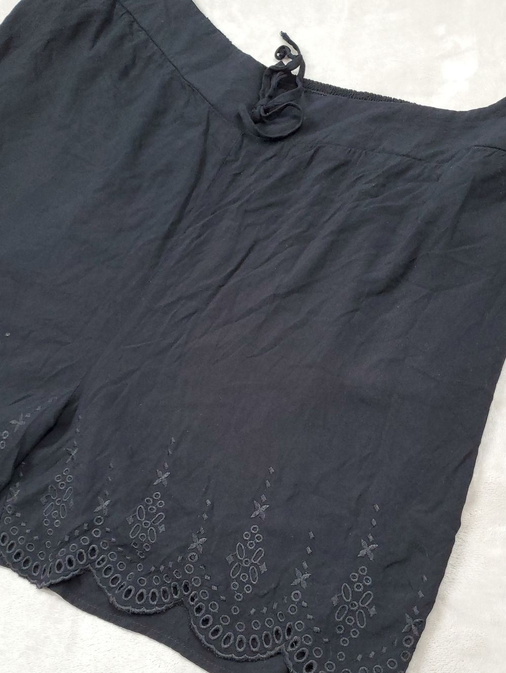 Terra & Sky | Women's Plus Black Eyelet Scallop Hem Shorts